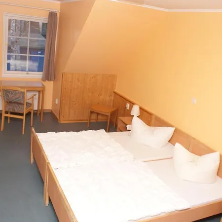 Martas Gaestehaeuser Gross Vaeter * Templin