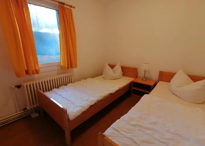 Martas Gaestehaeuser Gross Vaeter テンプリーン