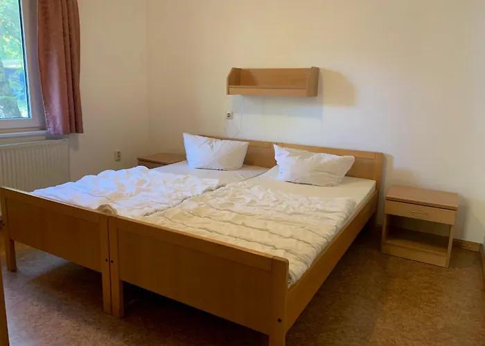 Martas Gaestehaeuser Gross Vaeter 滕普林