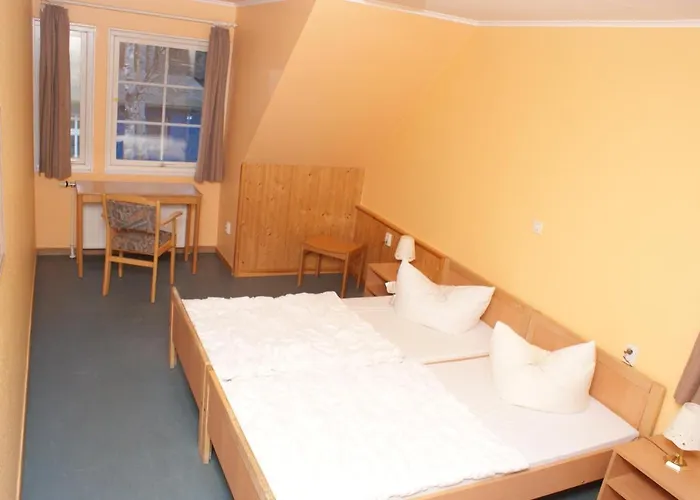 Martas Gaestehaeuser Gross Vaeter * テンプリーン