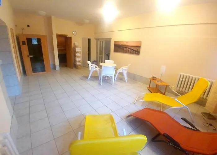 Martas Gaestehaeuser Gross Vaeter テンプリーン